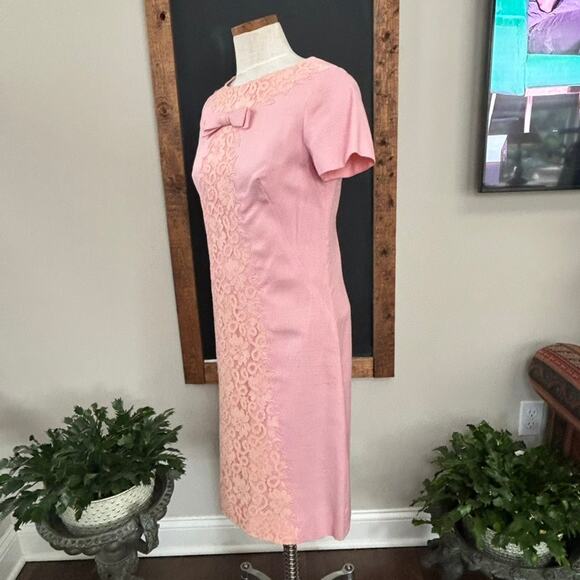Vintage 60s Henry Lee Pink Lace Shift Dress M/L Bow Detail Designer Mod Costume - Picture 5 of 11
